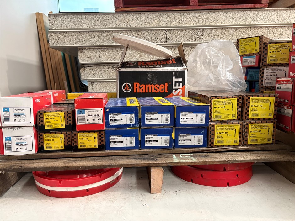 Pallet Comprising New Never Used Large Qty of M12 Structural Tru Bolts