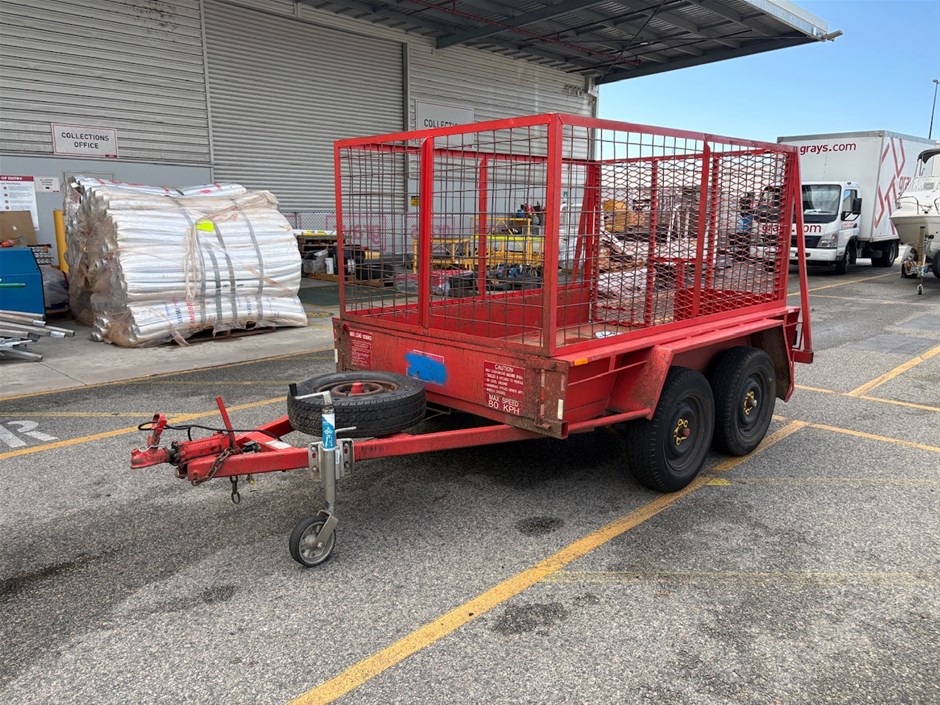 2010 U-Tow Boxtop Tandem Box Trailer