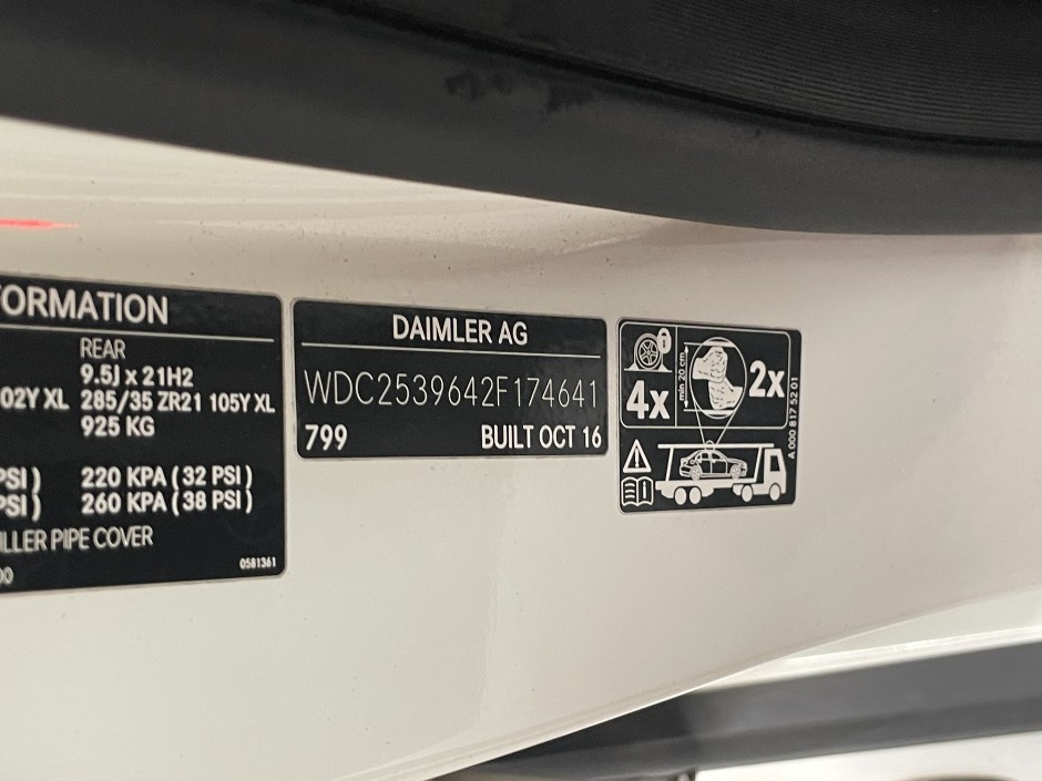 Vehicle photo
