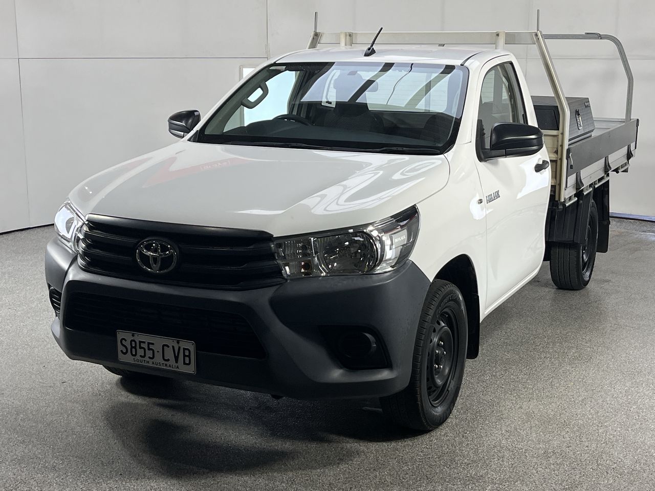 2017 Toyota Hilux 4X2 WORKMATE TGN121R Manual Cab Chassis