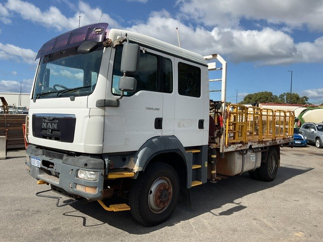 Unreserved 2011 MAN TGM 4x4 Tray Body Truck
