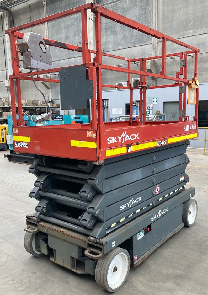 2017 SKYJACK SJIII4740 Scissor Lift - 40ft (12.2m) - Electric - Forest Lake