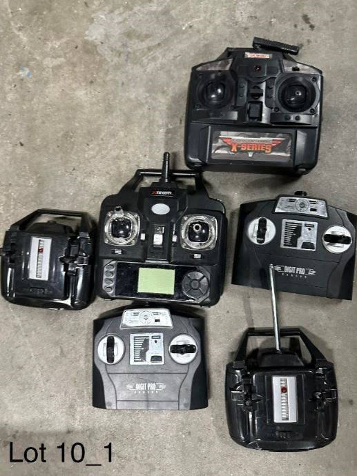END OF LEASE SALE: Mixed lot of Controllers