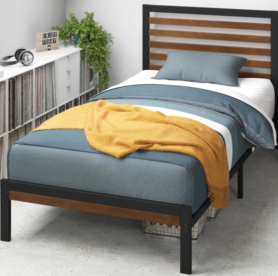 ZINUS Kai Bamboo and Metal Bed Frame Hybrid Platform Base with Footboard, K