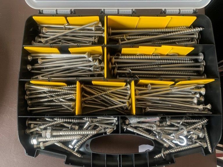New Quality Medium Size Carry Case with SS Self Tapping Bolts