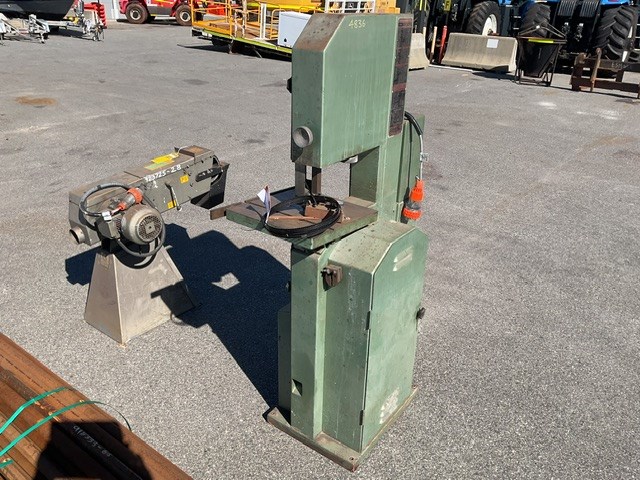 <p>Steelfast Vertical Bandsaw</p>