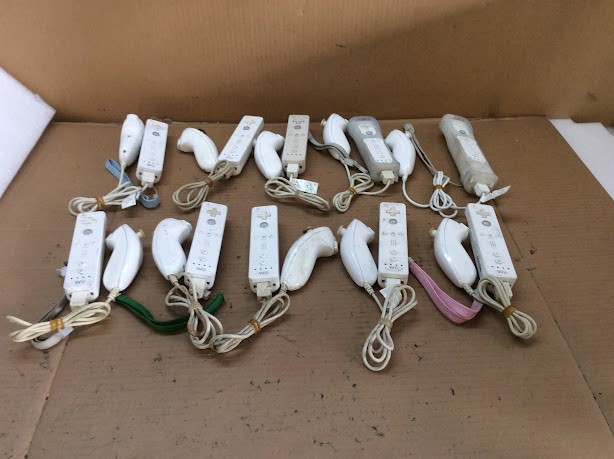 Nintendo Wii Remote and Nunchuk Controller Bundle Set (Lot of 10)