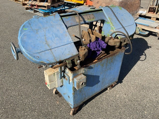 <p>Meba Horizontal Bandsaw</p>