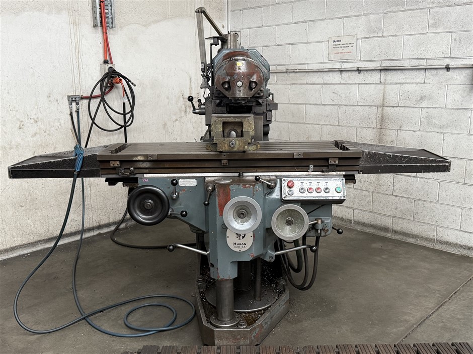 Huron NU4 Universal Milling Machine