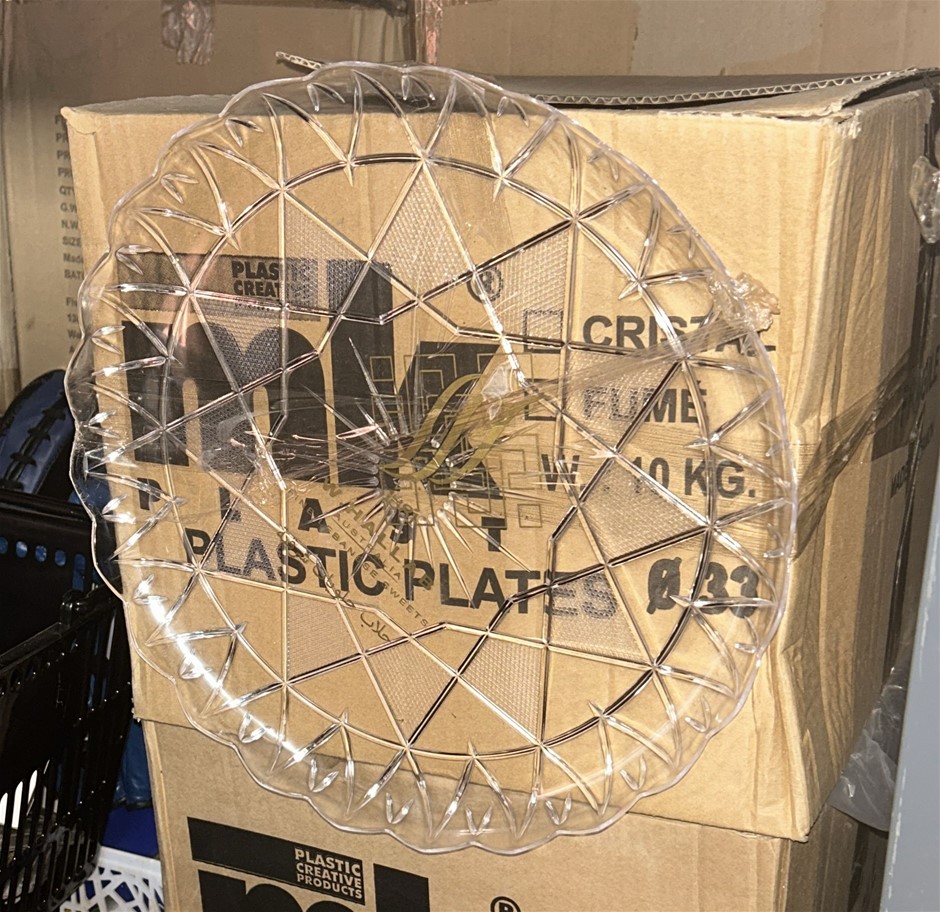 Box of 25x Plastic Plates with Logo