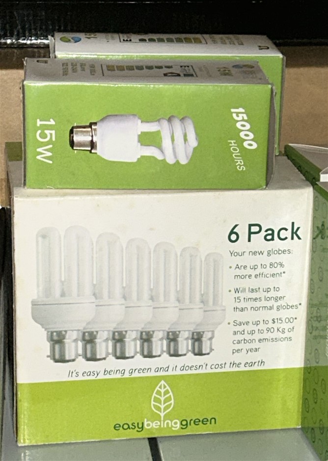 Box of 6x Light Bulbs, 2x Light Bulbs
