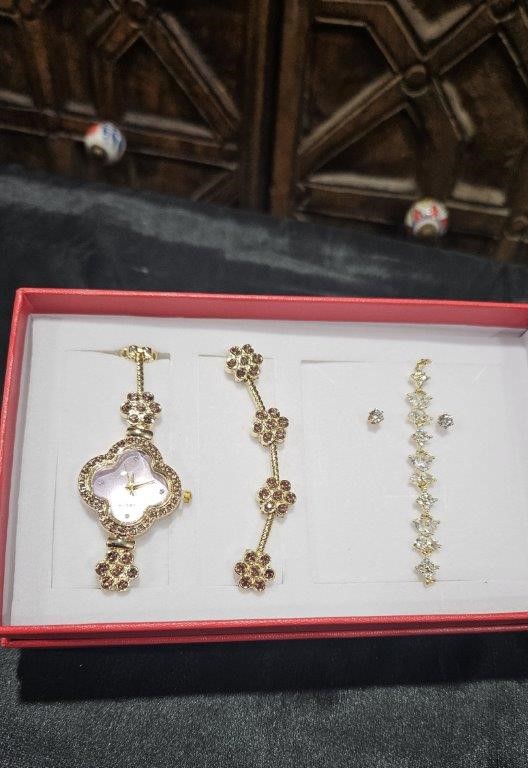 4-Piece Jewellery Set.Watch, two Bracelets, Earrings(Gift Box Included)