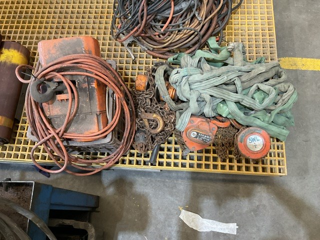 2 Chain Blocks, Chain Lever Block, Chain Hoist, Slings and Chain