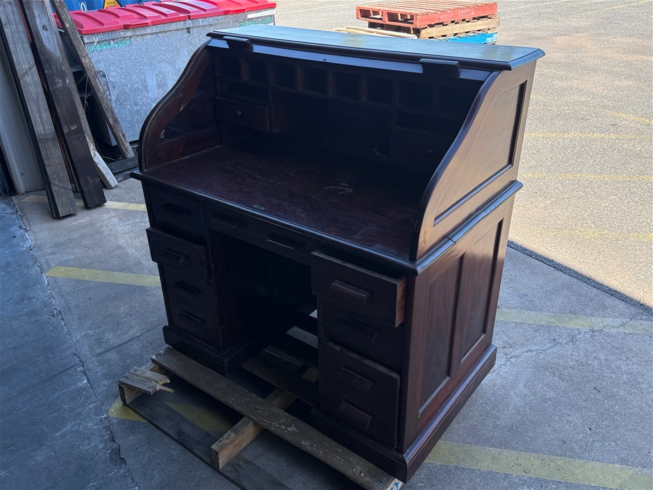 <p>Wooden Roll Top Desk</p>