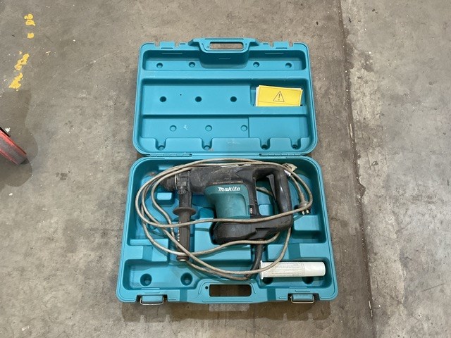 Makita HR3200C Electric Rotary Hammer Drill In Carry Case