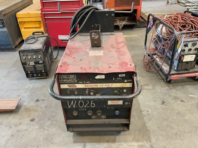 <p>Lincoln Idealarc CV400-I Arc Welder</p>
