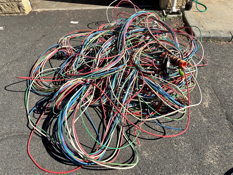 Quantity of Unknown Length of Cabling (Multi-Coloured)