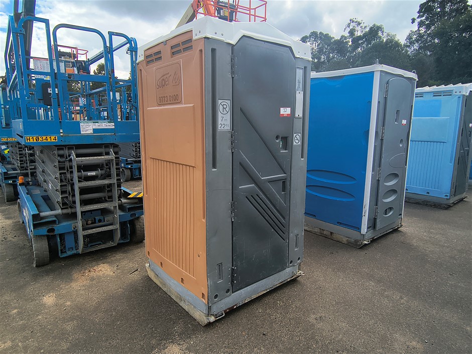 Portable Toilet - Fresh Water Flush - Forest Lake