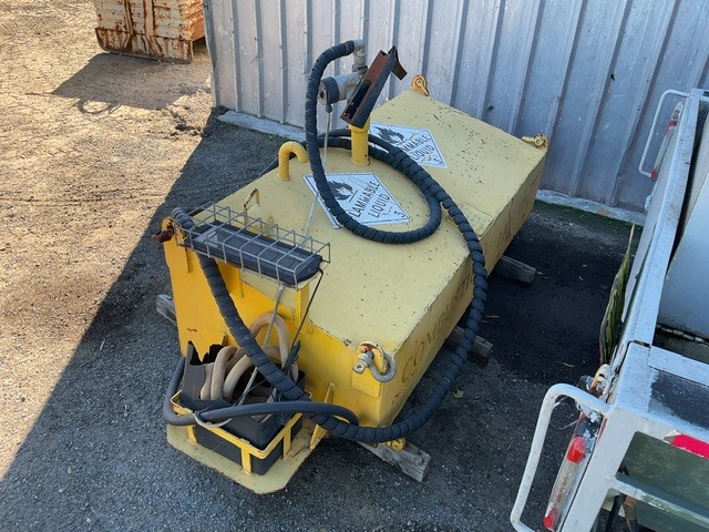 <p>400 Litre Diesel Fuel Tank</p>