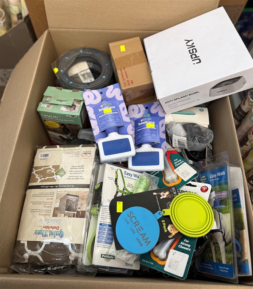 Full Box Pet Supplies Containers Assorted NB: photo as is