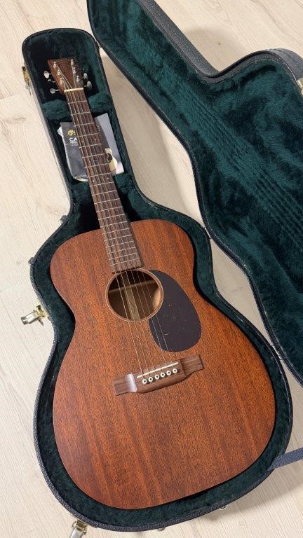 Martin 00-15 Acoustic Guitar