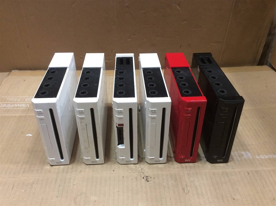 Nintendo RVL-001 Wii Gaming Consoles (Lot of 6)