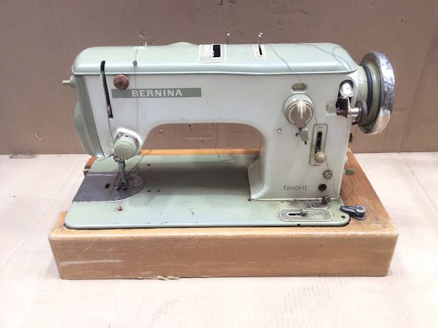 Bernina Favorit Sewing Machine