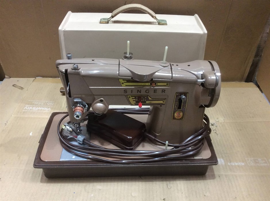 Singer Vintage Sewing Machine