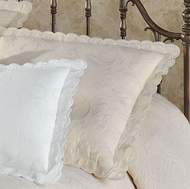 LA ROCHELLE 21283 Botanica Sham Scalloped, Euro, Ecru