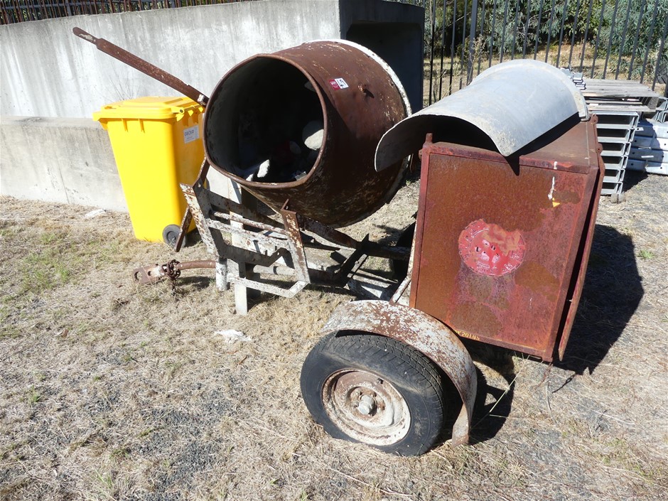 <B>Light Burn Portable Cement Mixer (Powered)</B>