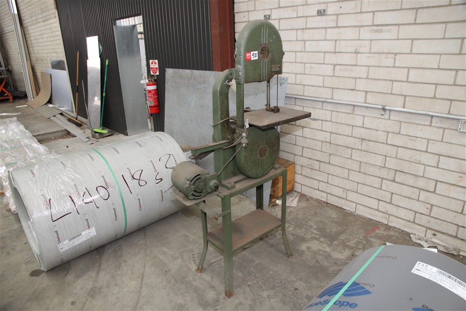 <B>Hyco Vertical Band Saw</B>