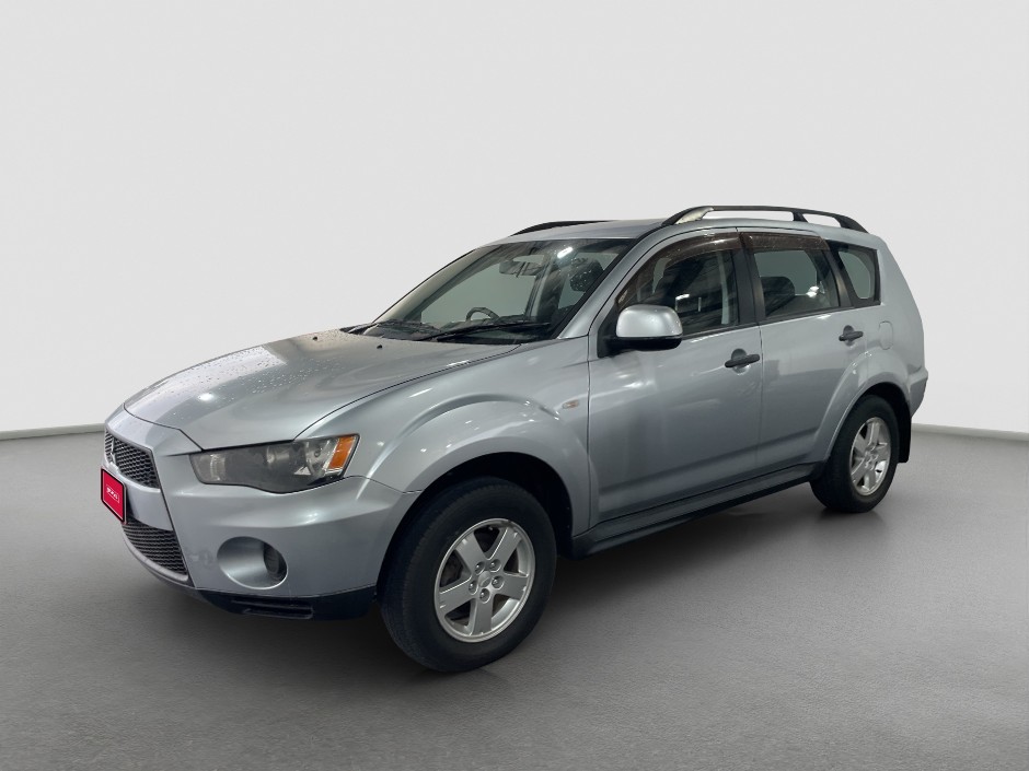 2010 Mitsubishi Outlander LS FWD SUV