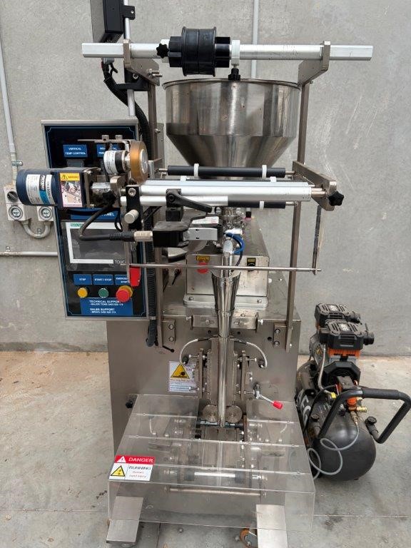 Compact Automatic Liquid Sachet Filling Machine