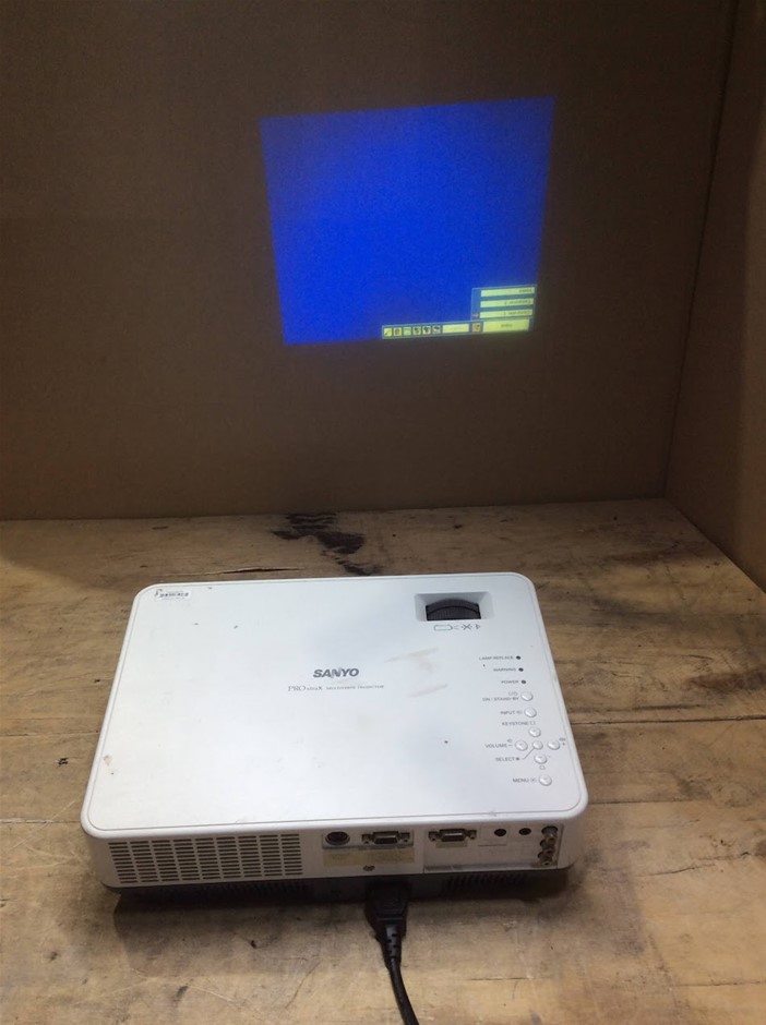 SANYO PLC-XW57 Multimedia Projector