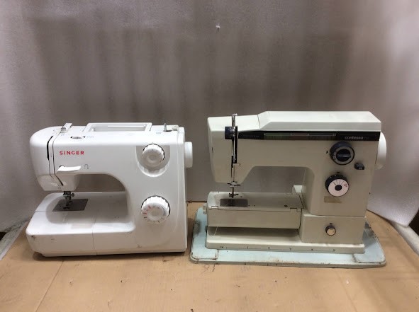 Singer 8280&Elna Contessa 710 Sewing Machines (Lot of 2)