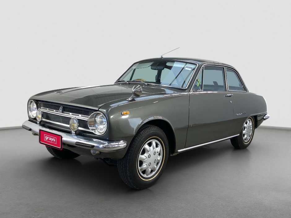 Grays Classics (Dandenong) Rian