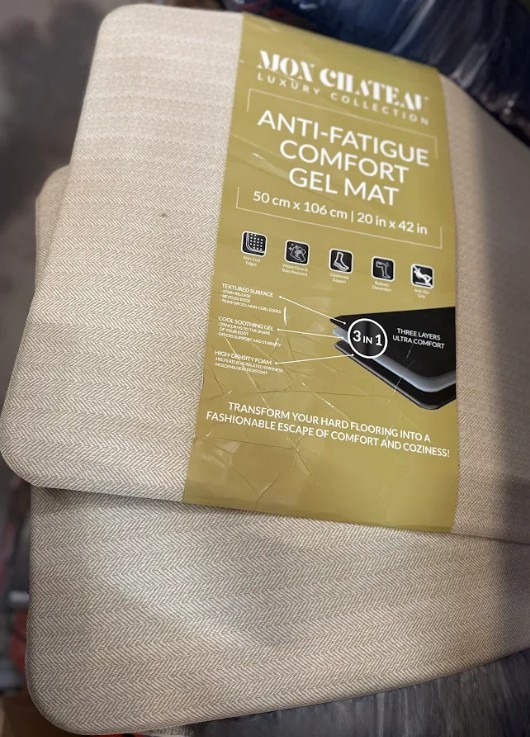 2x Mon Chateau Anti Fatigue Comfort Gel Mat 50cm x 106cm. NB: minor dirt fr