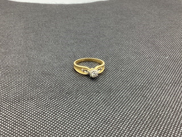 1 x Stamped 18ct Yellow Gold, Diamond Engagement Ring