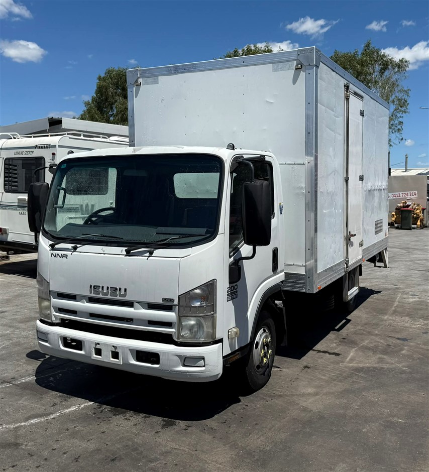 2007 Isuzu Truck NRR