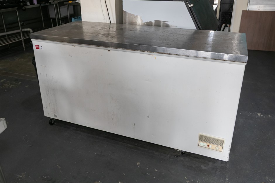 FED BD768F Mobile Chest Freezer