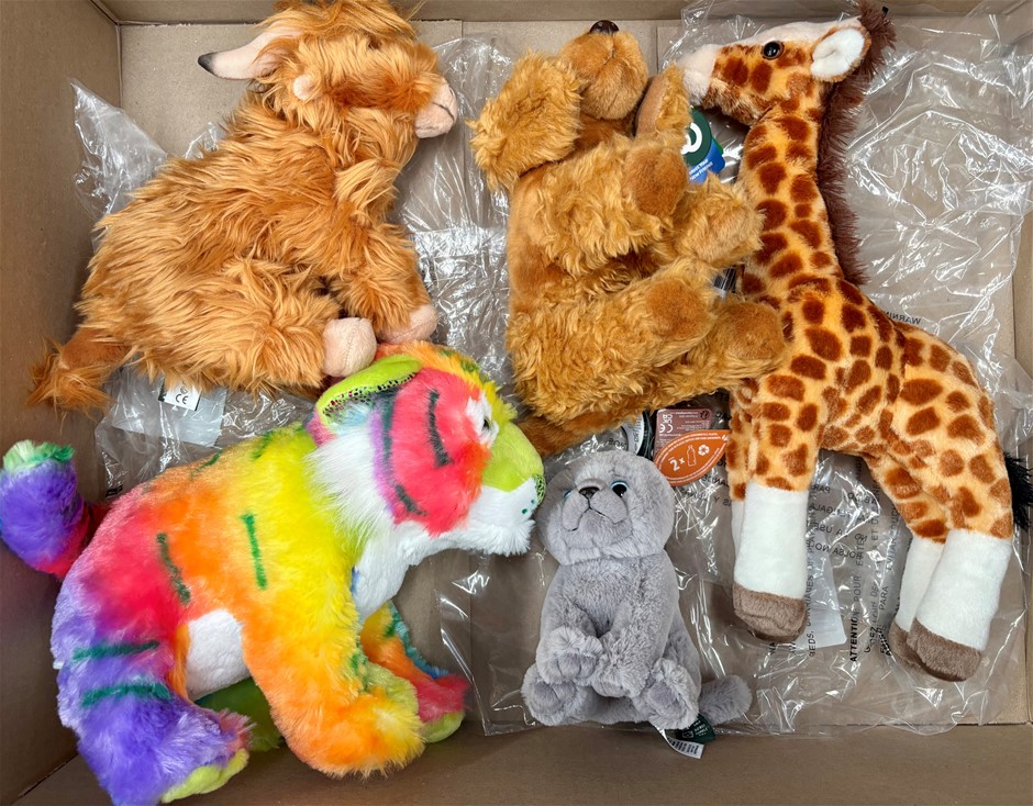 5 x Assorted Kids Soft Plush Stuffed Animals, comprising: LIVING NATURE & W