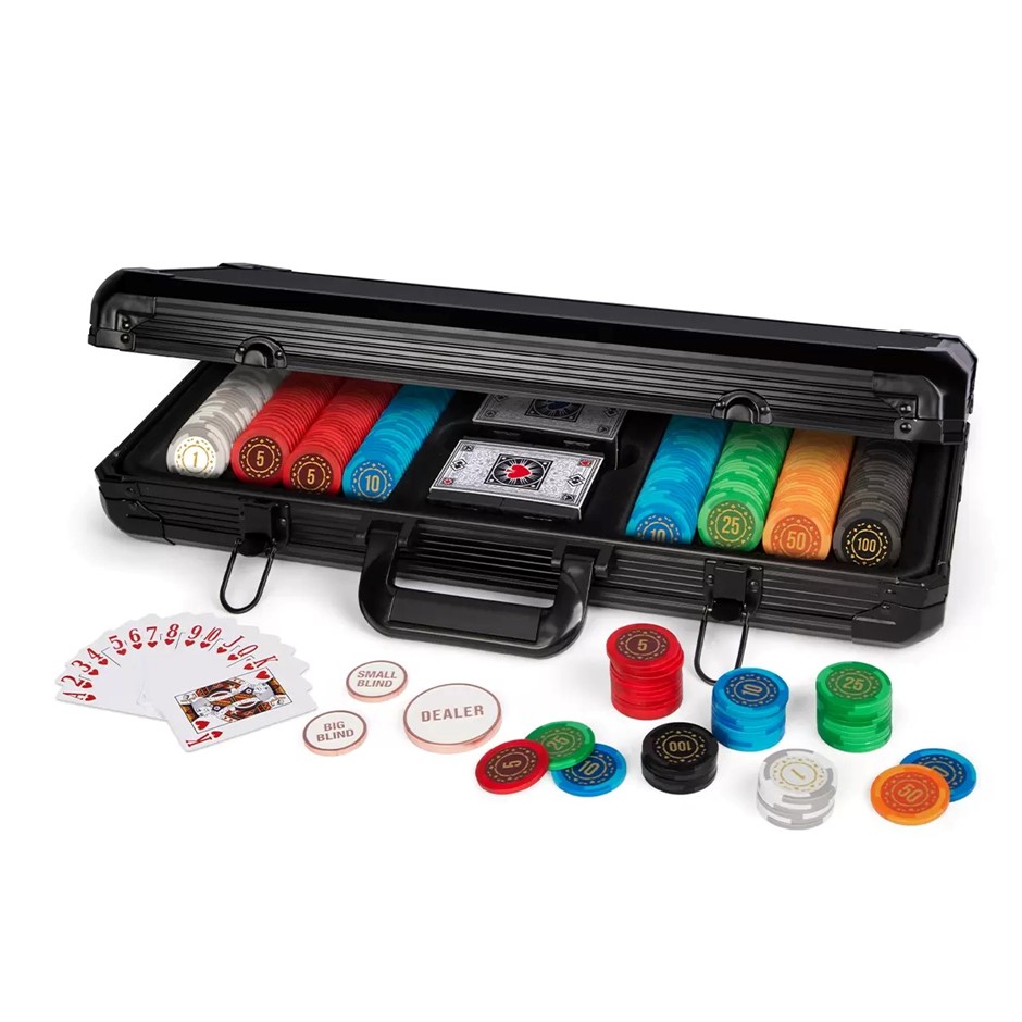 POKER CHIP Set with Heavy Duty Case. NB: Damaged packaging, some pcs may be