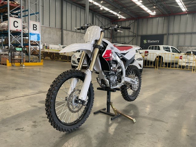<p>Yamaha YZ450 Motorcycle</p>