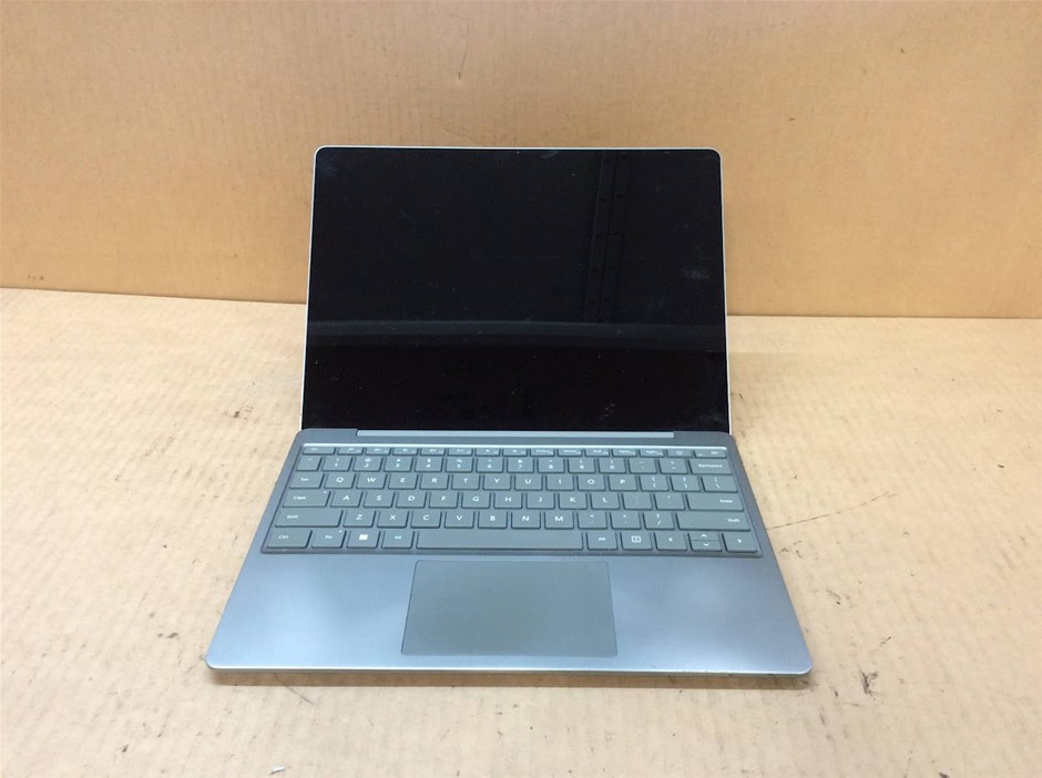 Microsoft Suface Laptop Go 2(2013) i5-1135G7 8GBRAM 128GB