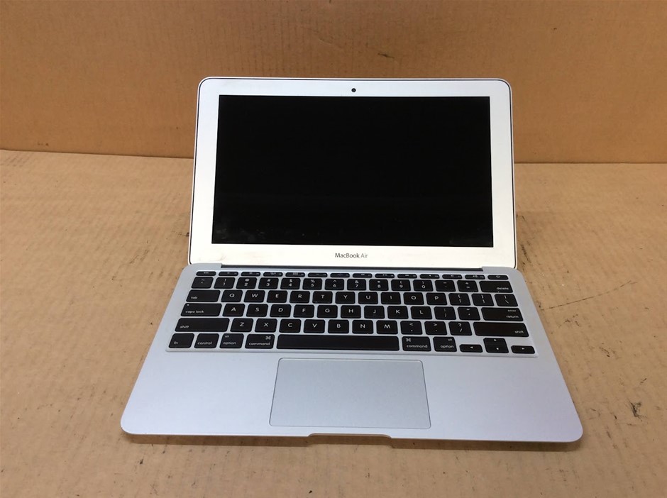 APPLE MacBook Air (A1465) (EMC2558) Laptop i7-3667U 8GBRAM 128GB Silver