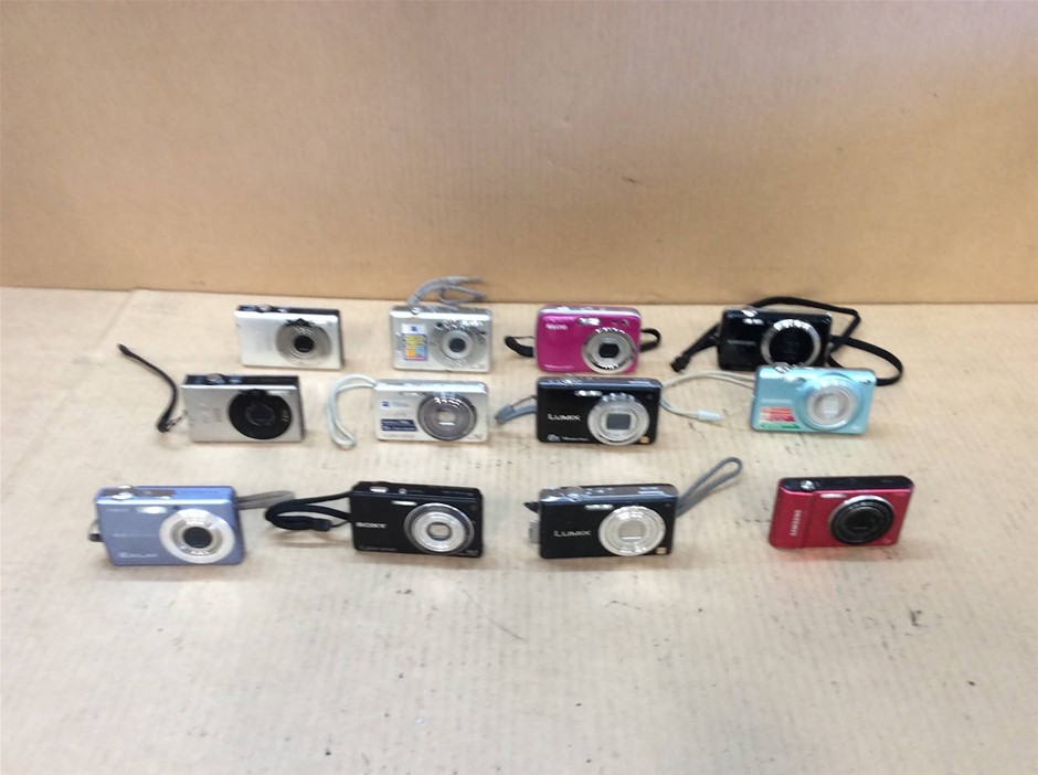 Mixed Lot of Compact Digital Cameras (Lot of 12)
