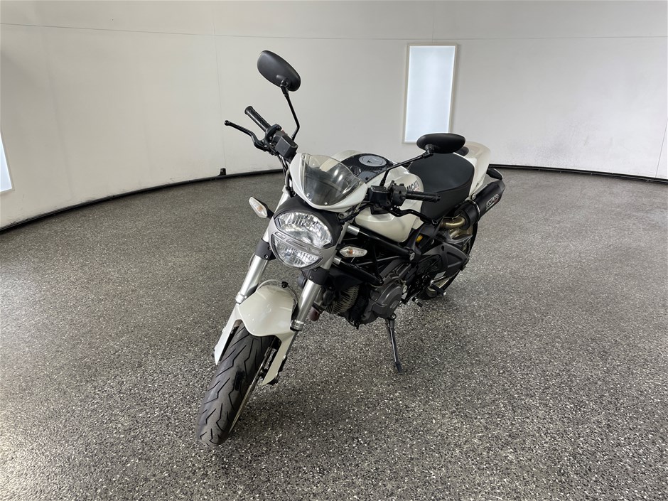 <p>2009 Ducati Monster  M5 Motorcycle</p>