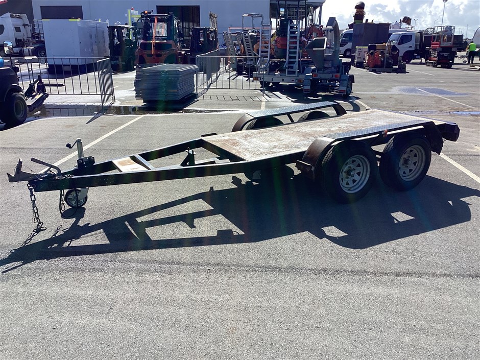 Tandem Trailer