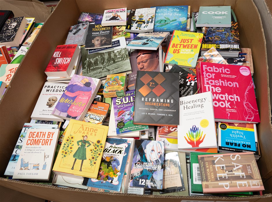 580 x Assorted Hard Cover & Paperback Books, Incl: Novels, History, Cooking