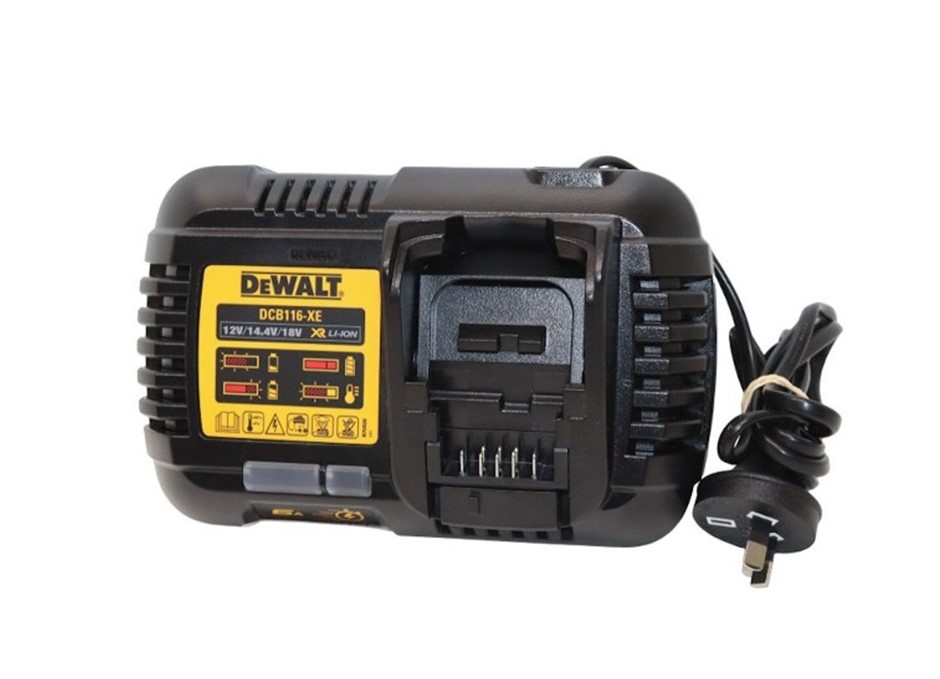 DeWalt DCB116-XE XR Li-ion Multi-Volt Fast Charger 12V 14.4V 18V. NB:Minor
